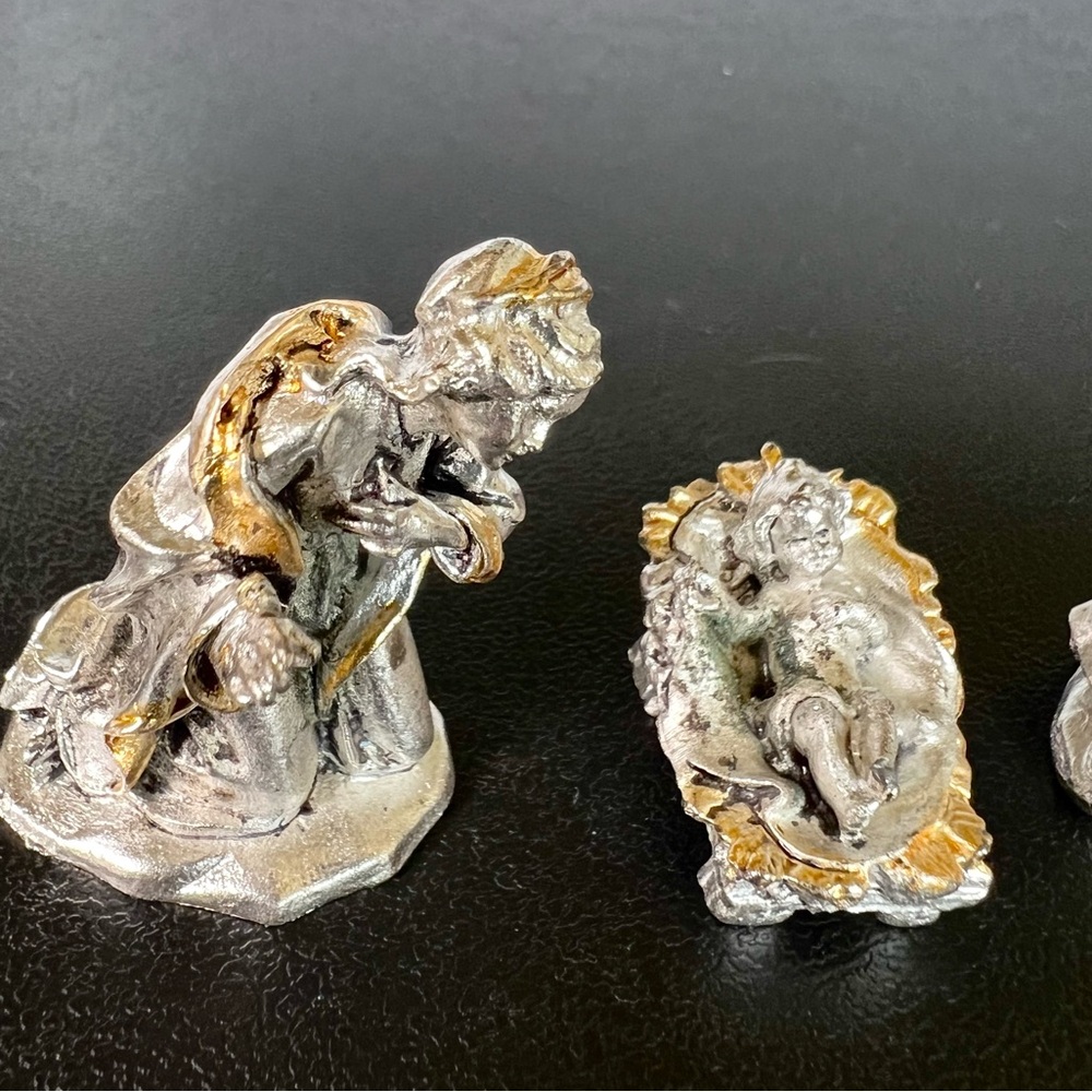 Silver and Gold Metal Small Nativity - Picture 3 of 6